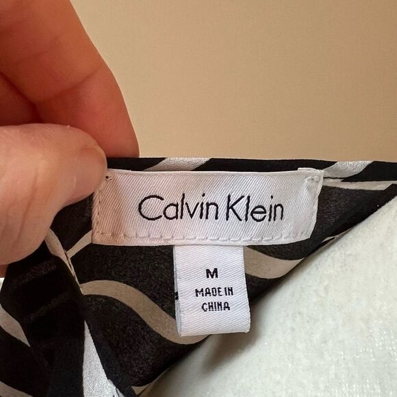 Calvin Klein Black & White Striped Zippered Blouse - Picture 15 of 16